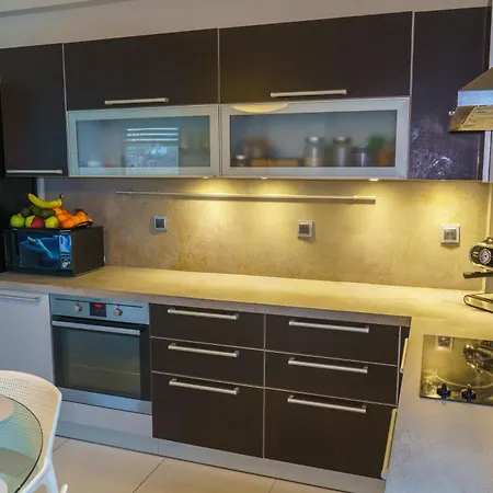 F & B Collection - Neoi Epivates Apartment