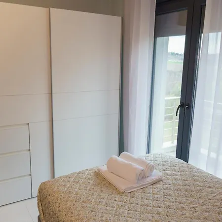 F & B Collection - Neoi Epivates *