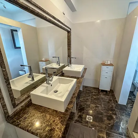 Lägenhet F & B Collection - Neoi Epivates *